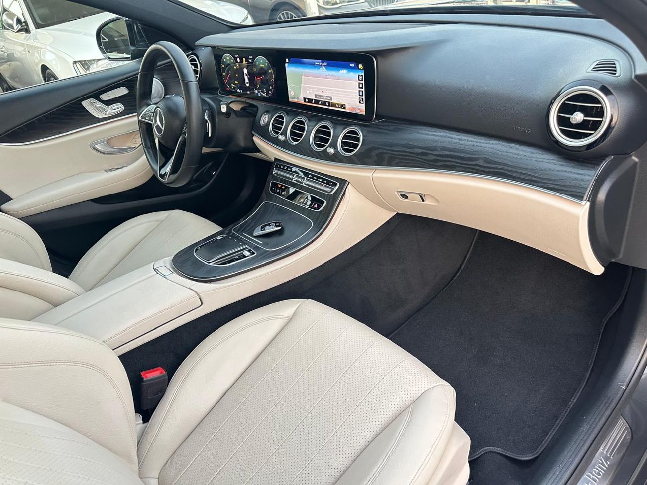 مرسيدس بنز E 350 Mercedes E350 KIT AMG_amercan_2021_Excellent Condition _Full option