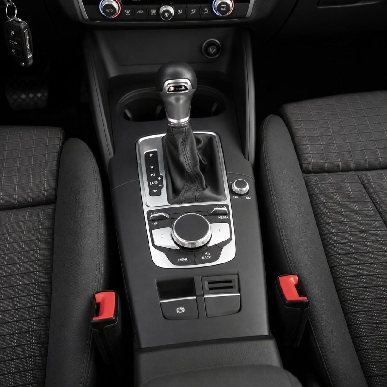Audi A3 30 TFSI AED 669 P.M • 0% Downpayment •  Audi A3 30 TFSI • 1 Year Warranty