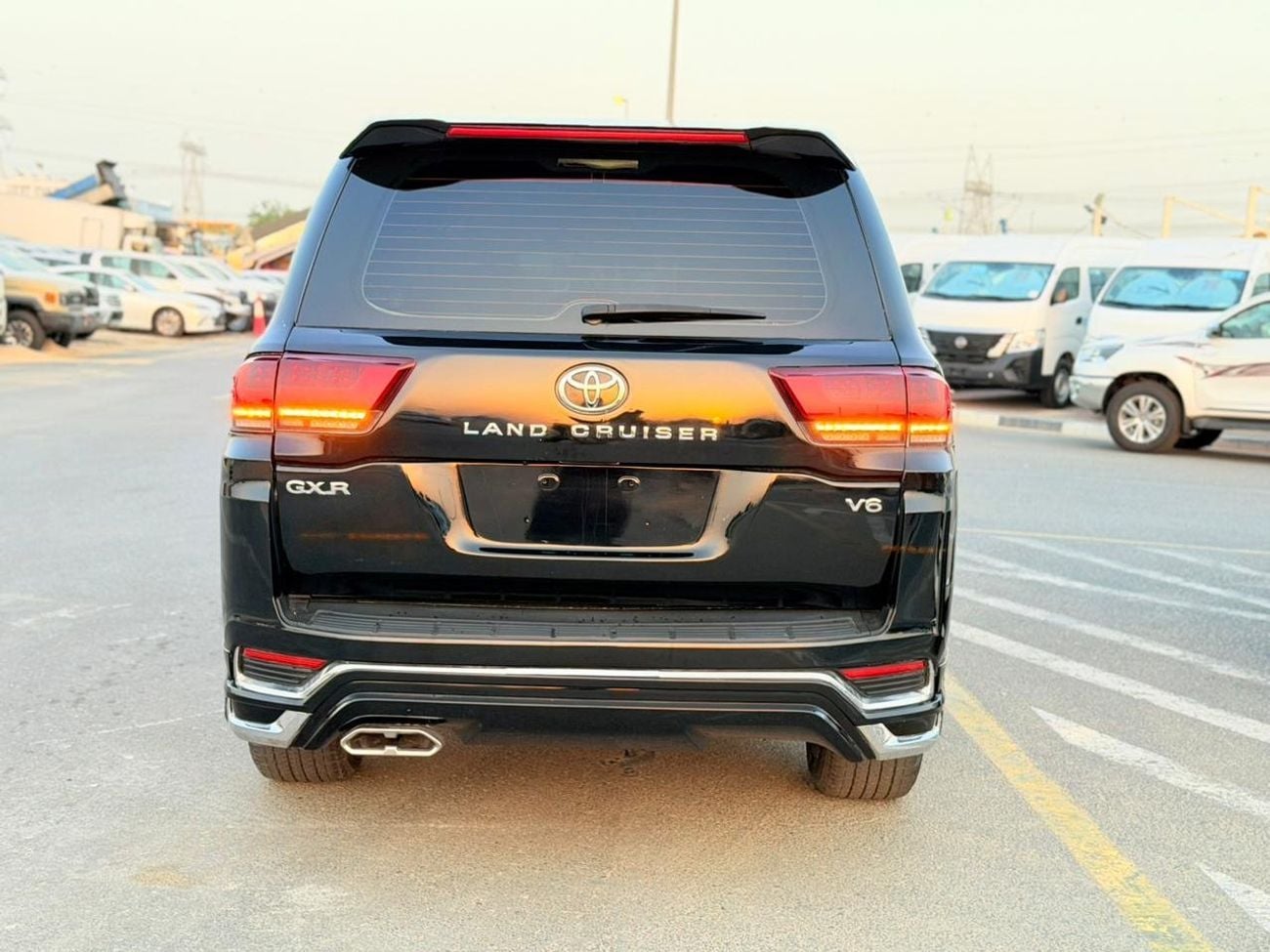 Toyota Land Cruiser GXR Toyota landcuriser 2019 upgrade inside and outside 4.0L full option petrol