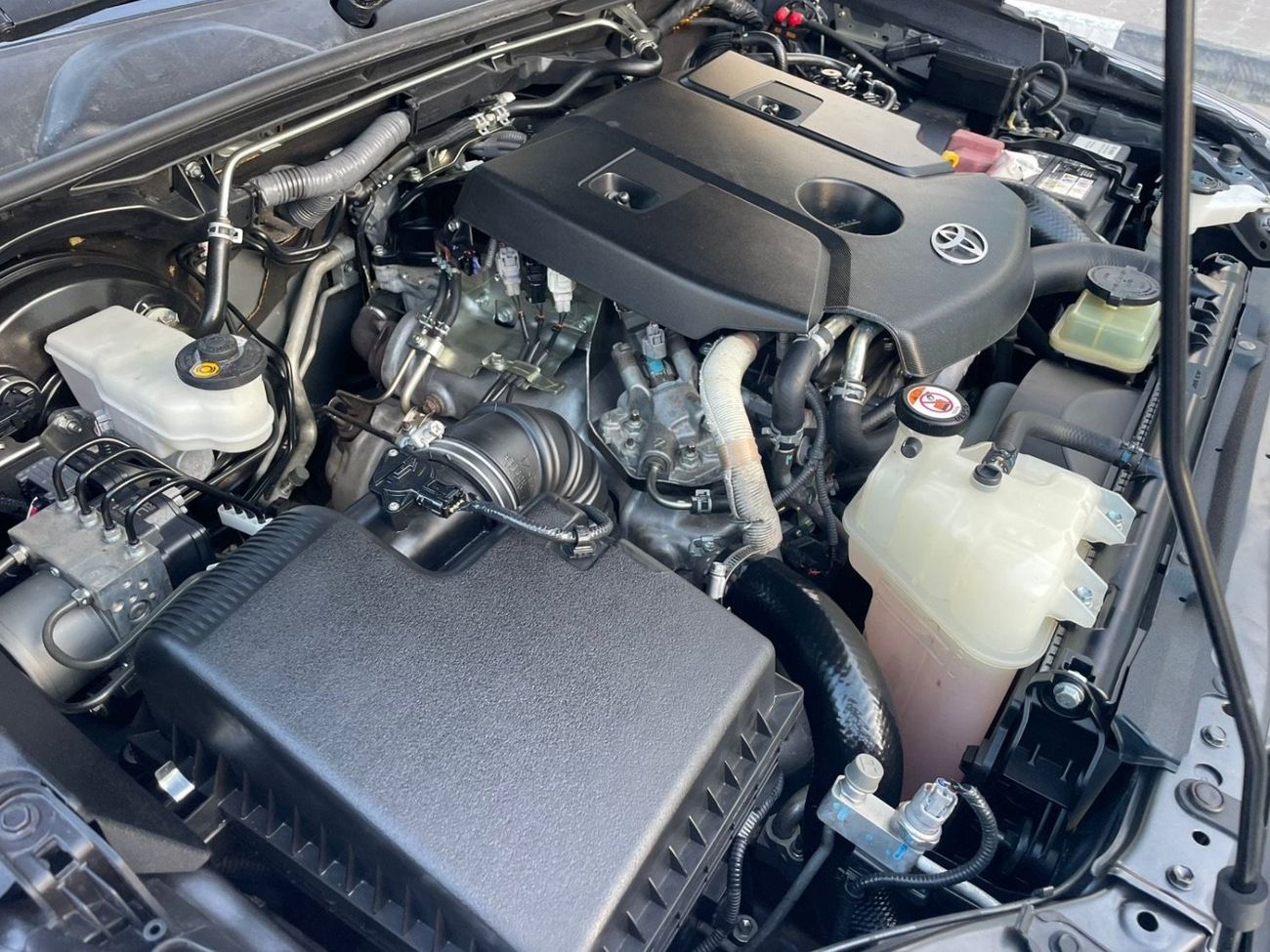 تويوتا هيلوكس SR5 FULL OPTION EXPORT FROM AUSTRALIA