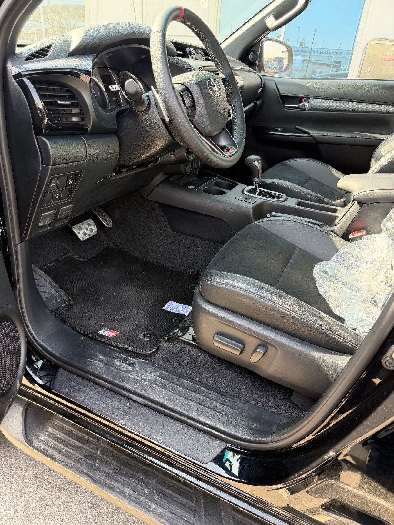 تويوتا هيلوكس GR Sport 2.8L