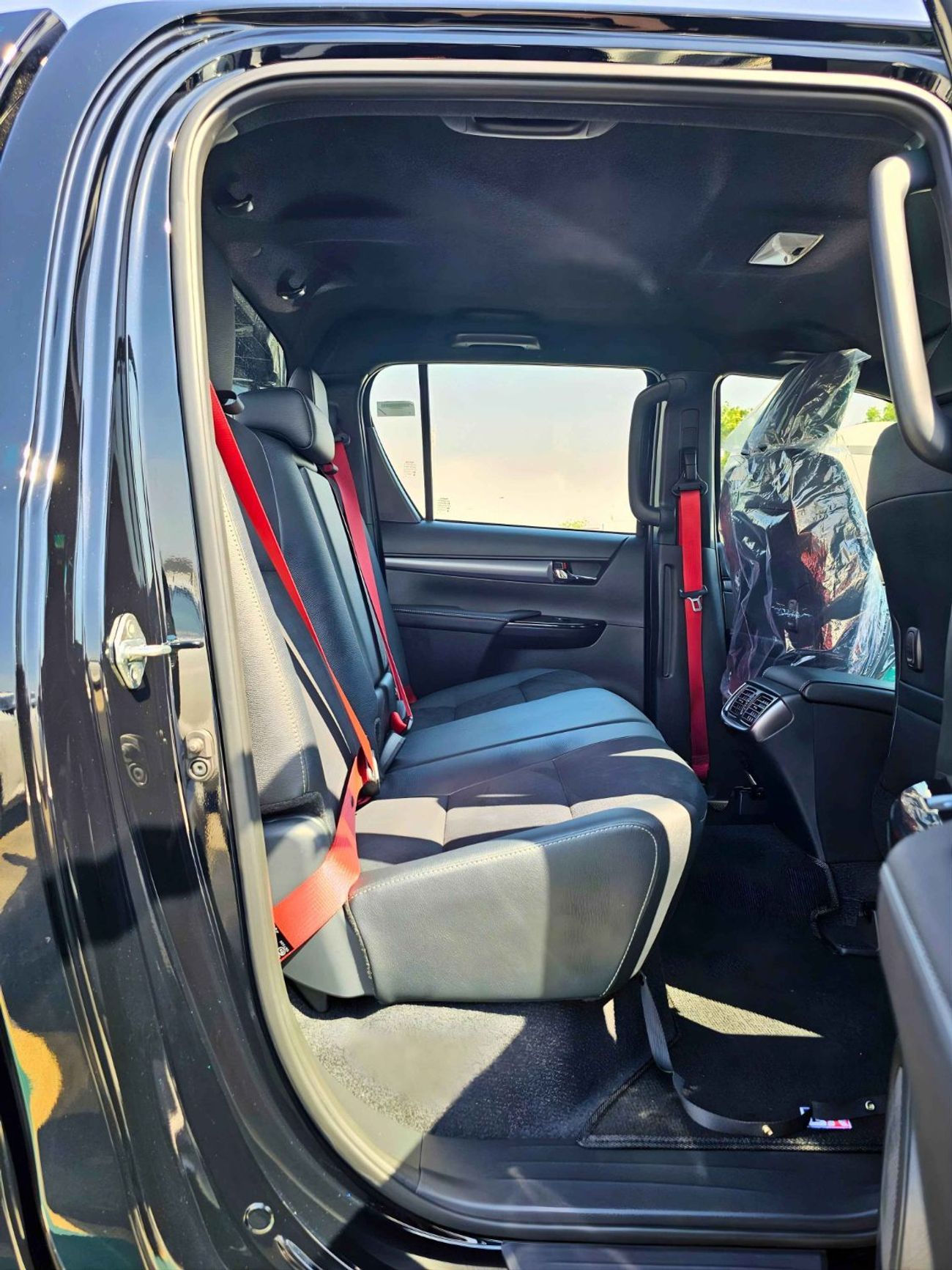 Toyota Hilux GR SPORT WITH BULBAR / 2.8L DIESEL V4 / RADAR / 360*CAMERA / DRIVER PWR SEATS WITH LATHER (CODE# HGR