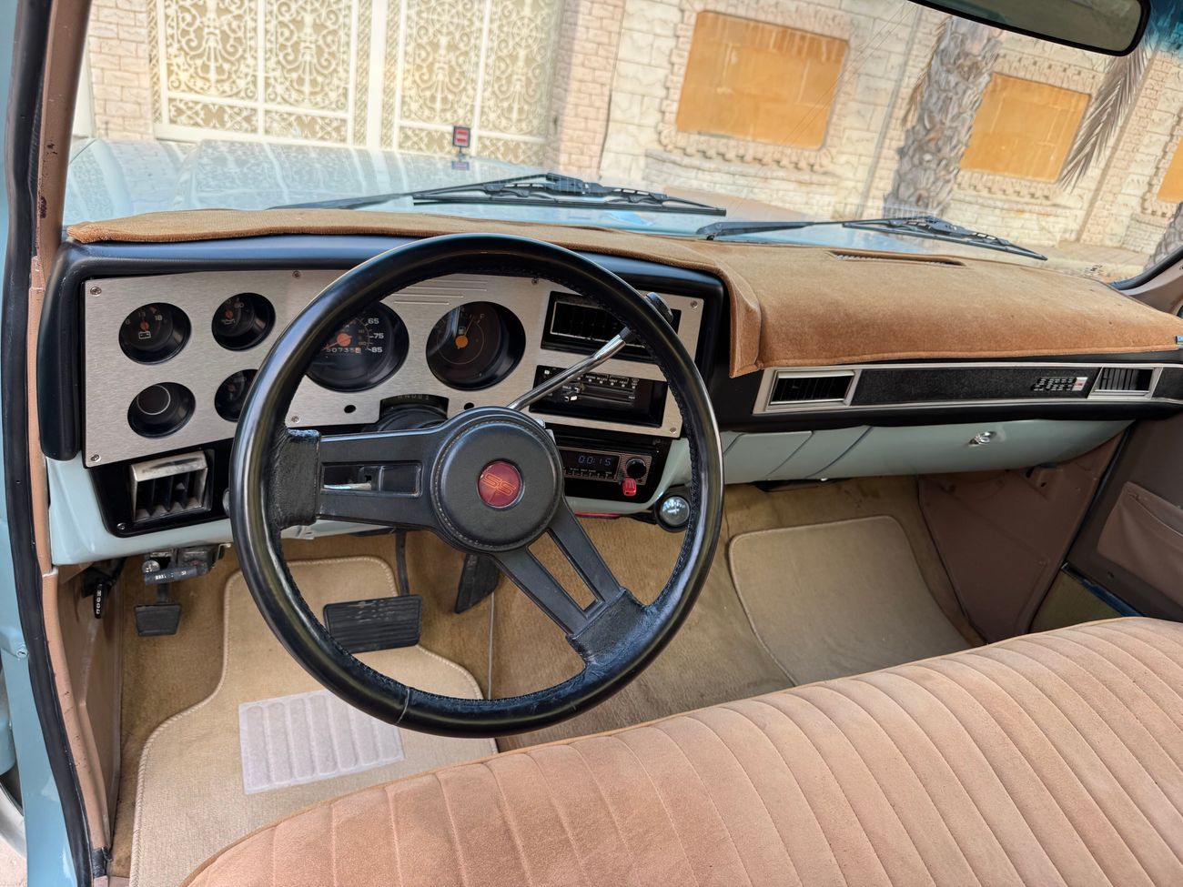 جي أم سي سييرا Classic Model C-1500 5.0L V8