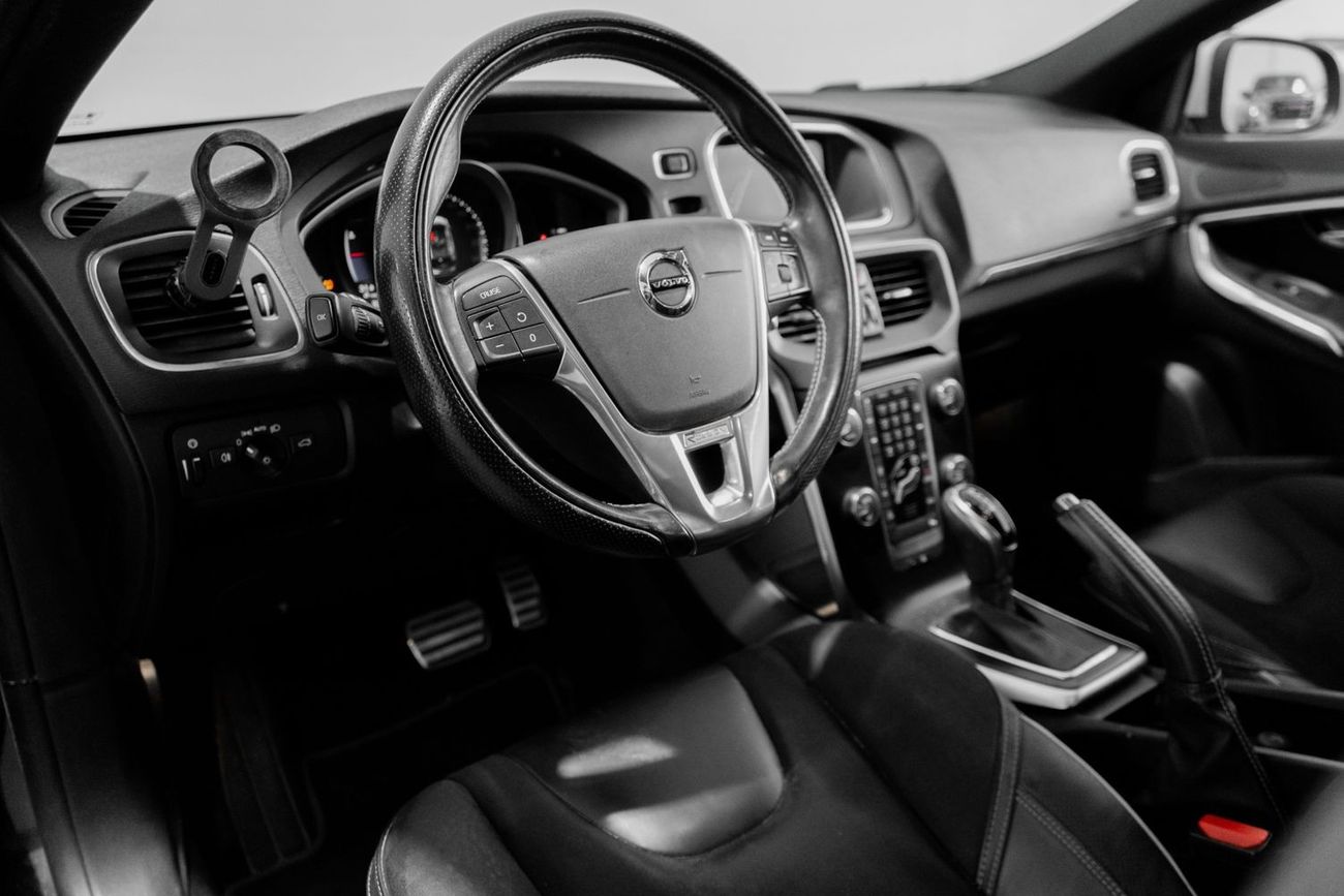 Volvo V40 T5 R-Design