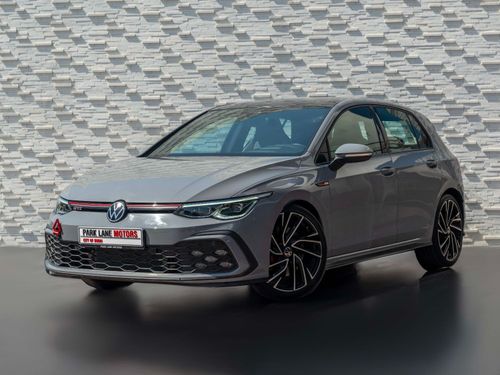 Volkswagen Golf GTI AED 1,808 PM • GTI P2 FULL • LOW KM • OFFICIAL VOLKSWAGEN WARRANTY UNTIL 2026 • STUNNING COLOUR