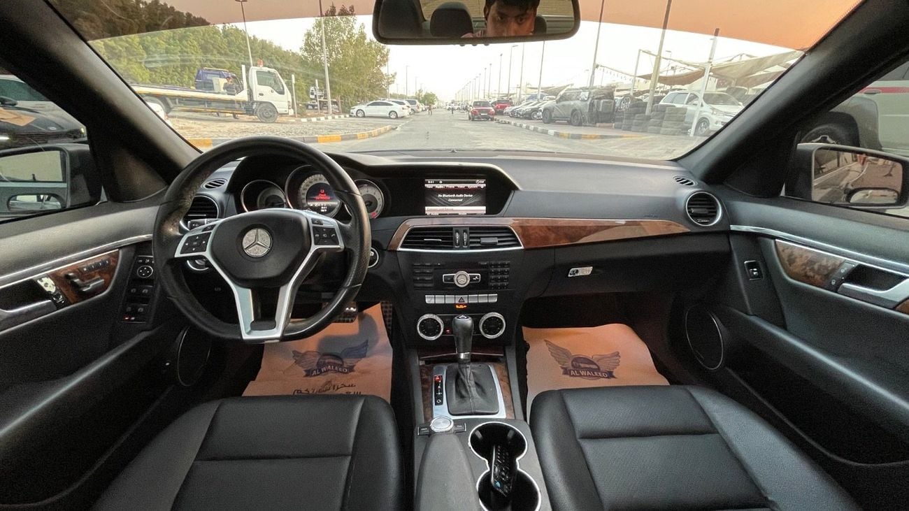 Mercedes-Benz C 250 Std 1.8L Full option