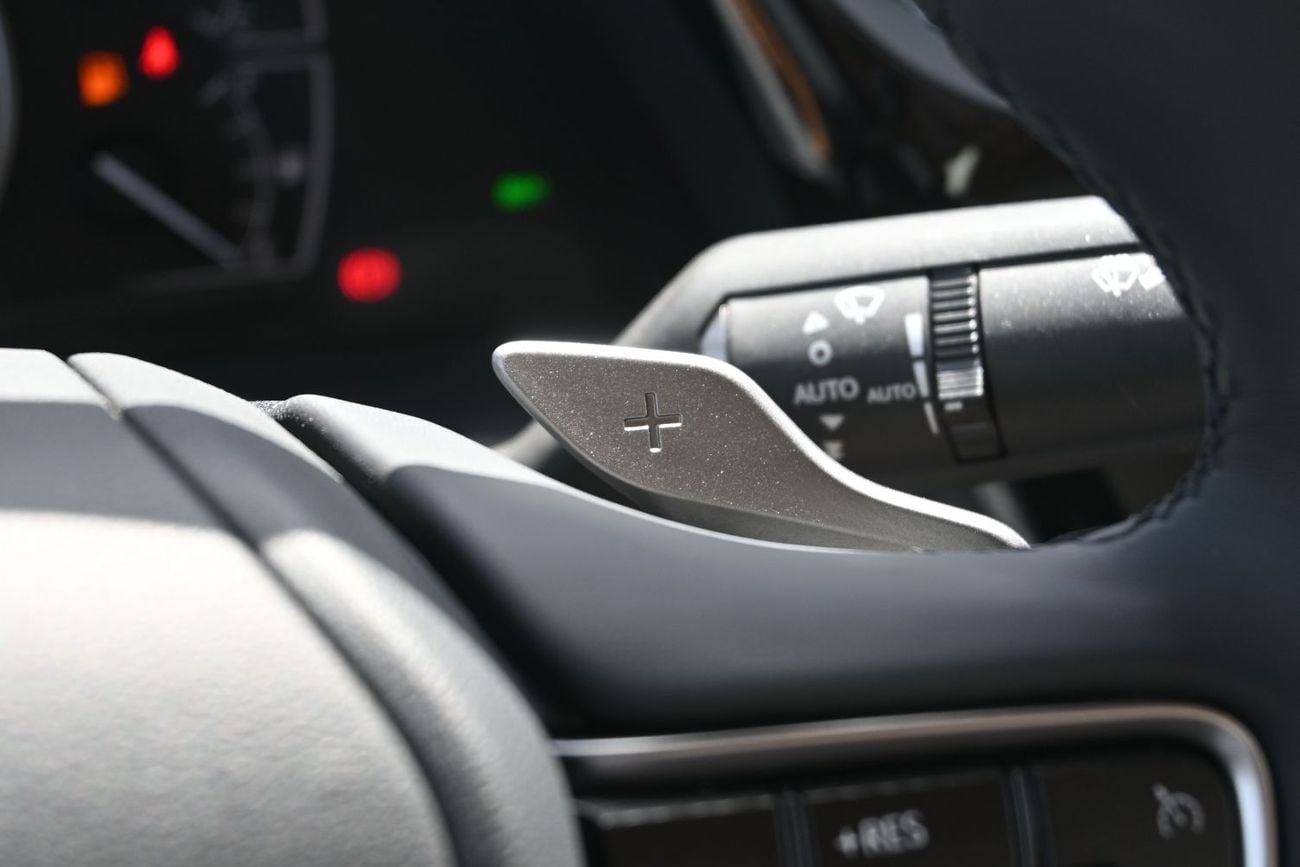 Lexus ES350 Exclusive 3.5L Lexus ES350 3.5L V6 Petrol, Color White Model 2025