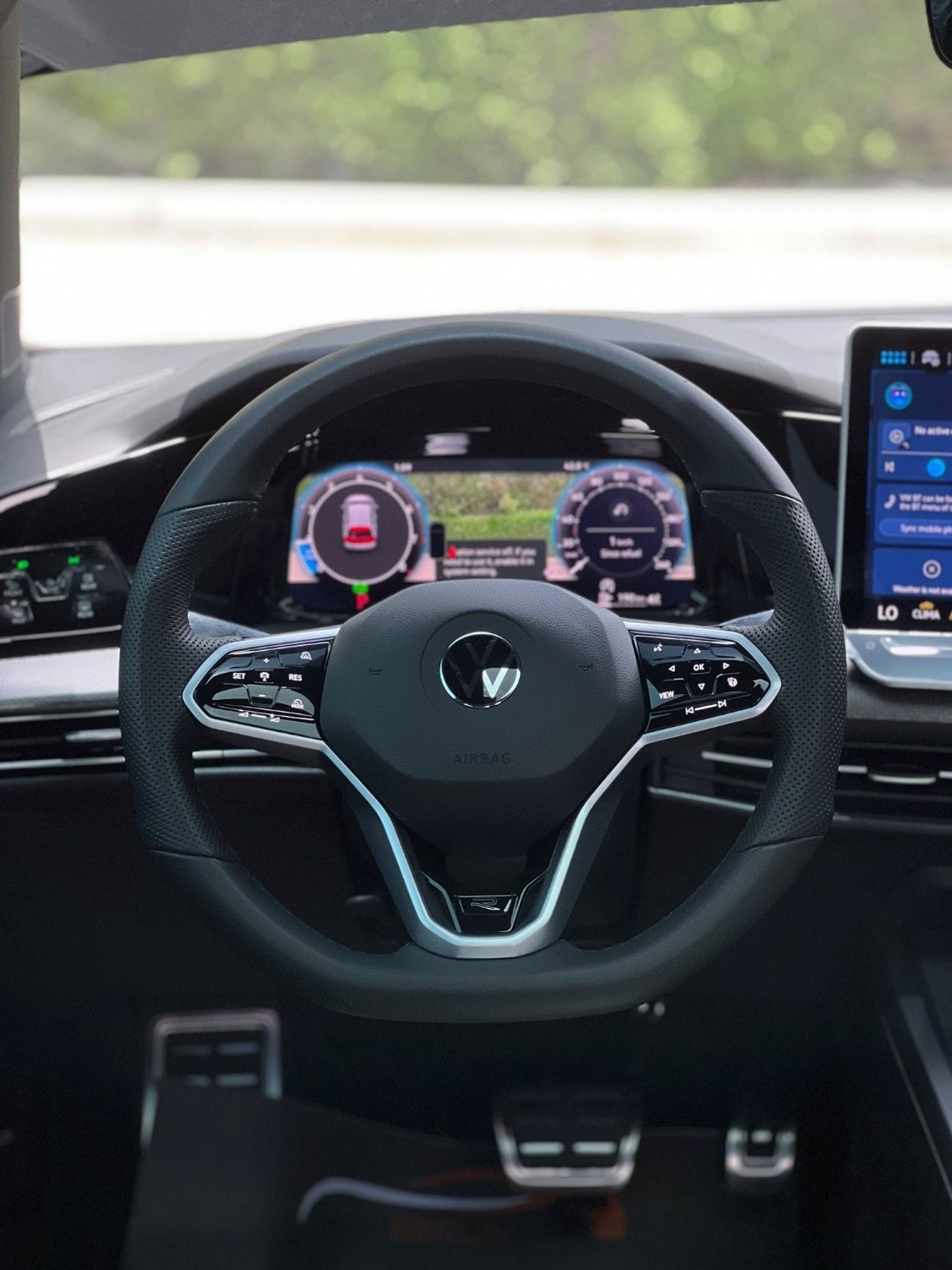 فولكس واجن جولف ار Base 2.0T