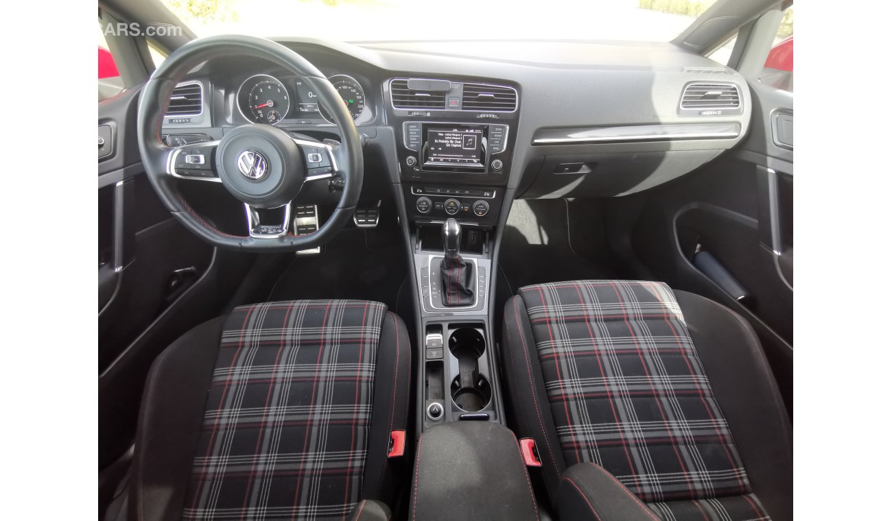 Volkswagen Golf GTI