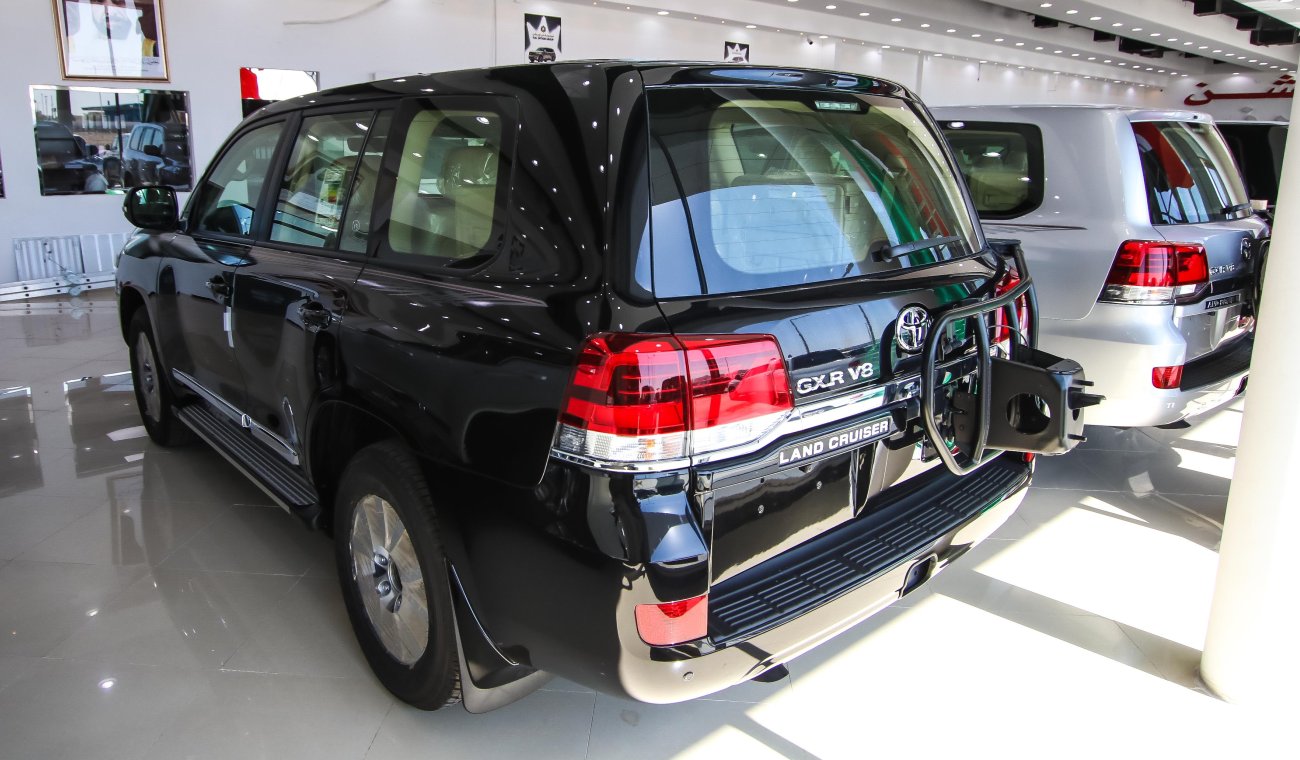 Toyota Land Cruiser GXR V8