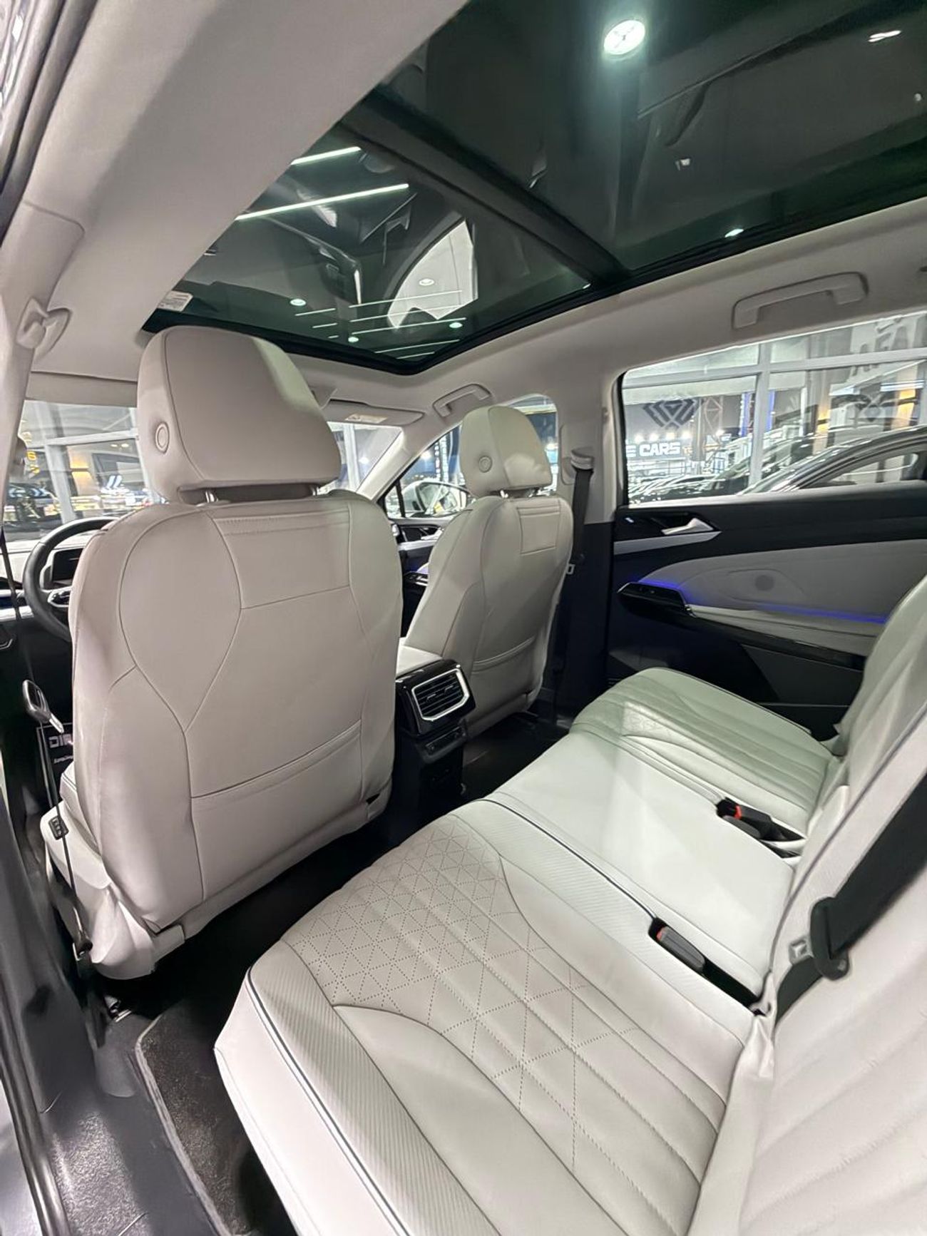 Volkswagen ID.6 Top Option, for UAE Registration