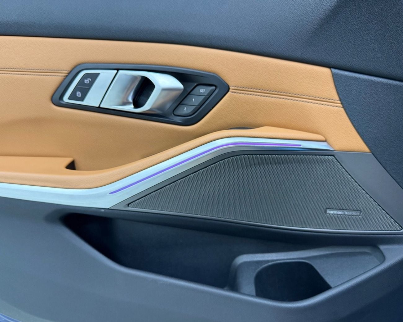 BMW 330i LUXURY LINE