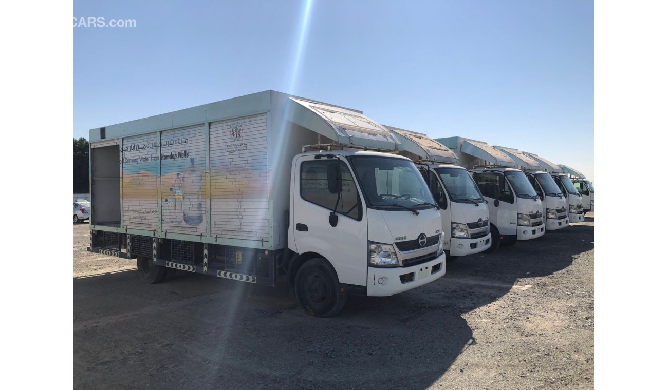 هينو 300 Hino 916 pick up truck,model:2015.Excellent condition