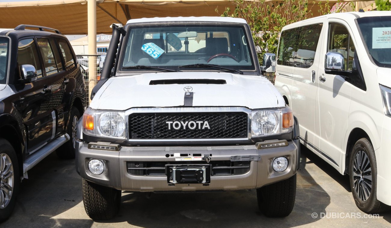 Toyota Land Cruiser Pick Up LX V8