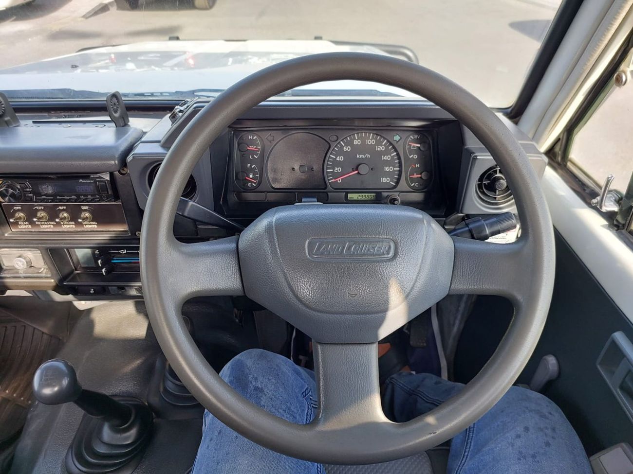 Toyota Land Cruiser TOYOTA LAND CRUISER PICK UP RHD 2001 MODEL 4.2 L DIESEL MANUAL(PM17402)