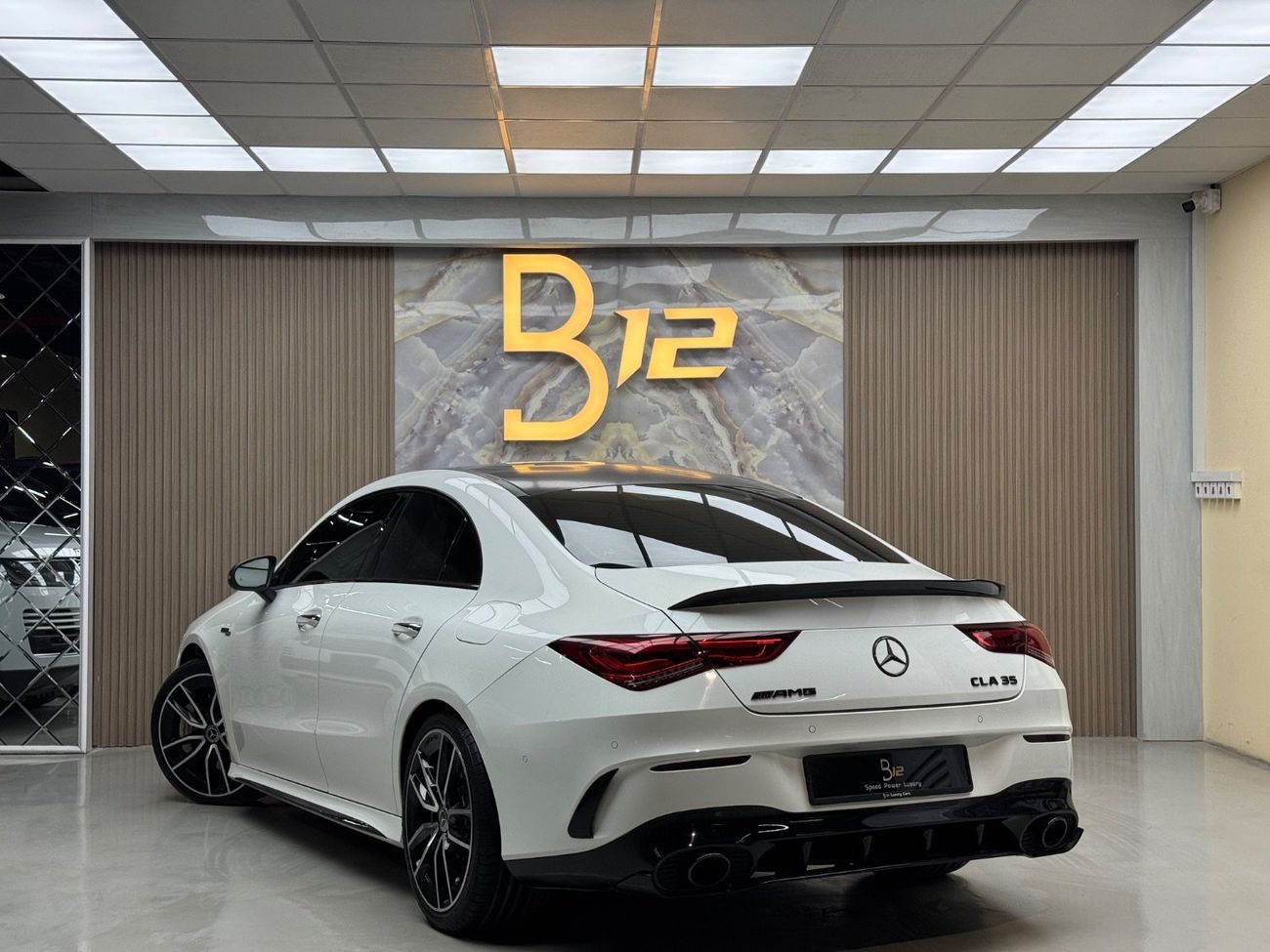 مرسيدس بنز CLA 35 AMG Premium + 2.0L