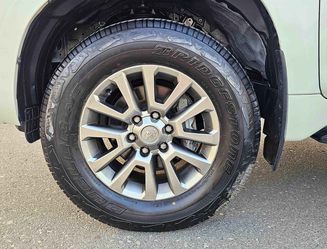 Toyota Prado GXR V6/ LOW MILEAGE/  LEATHER/ DVD CAMERA/  SPARE UP/ 1670 MONTHLY / LOT# 90465