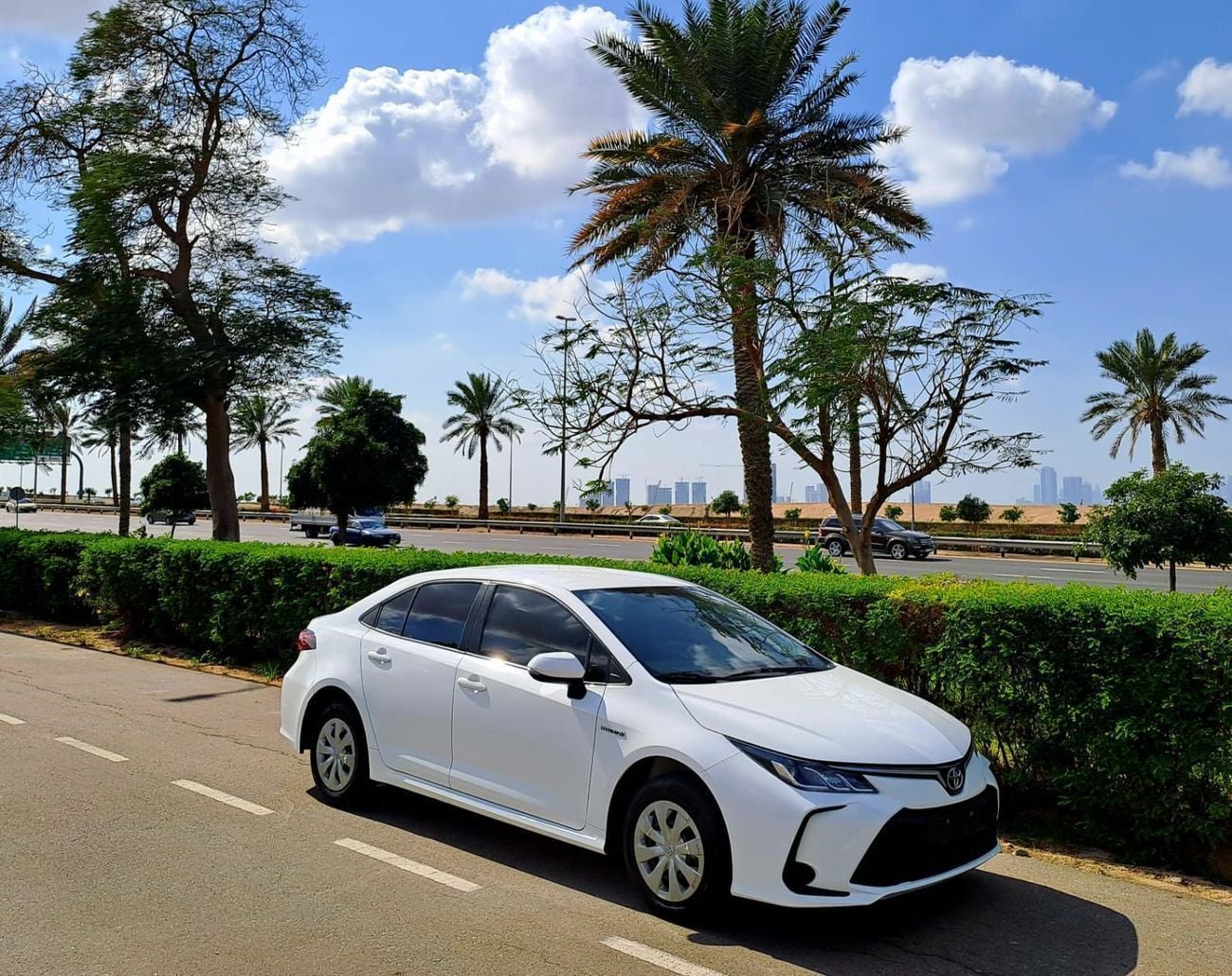 تويوتا كورولا OVERLAND 1.6L XLI Hybrid