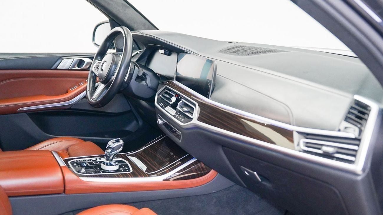 BMW X7 M50i 4.4L (530 HP) UAE's Very Best Example | 2 Years Free Servicing | AED 3,870 Per Month