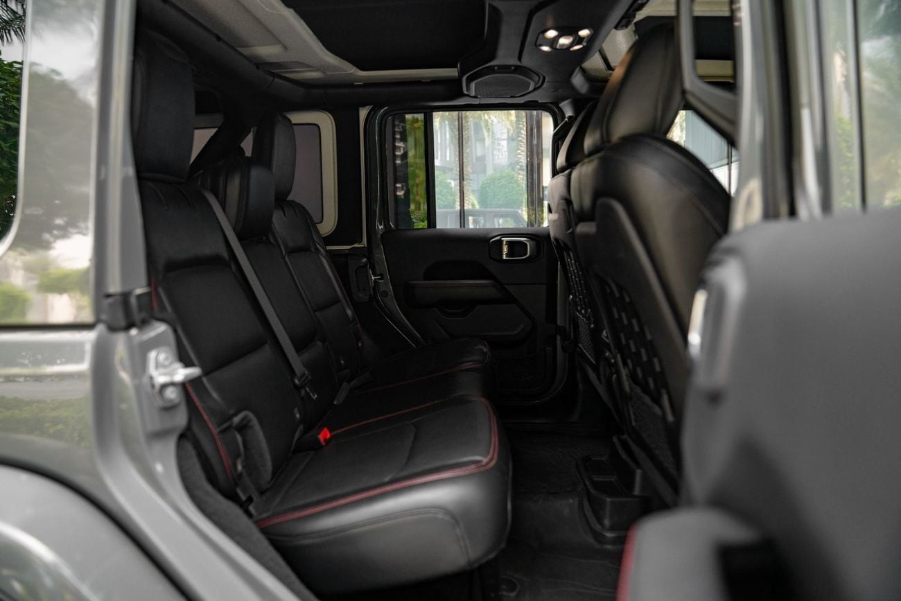 Jeep Wrangler Unlimited RUBICON Fully loaded under warranty and service contract completely serviced and ready to go