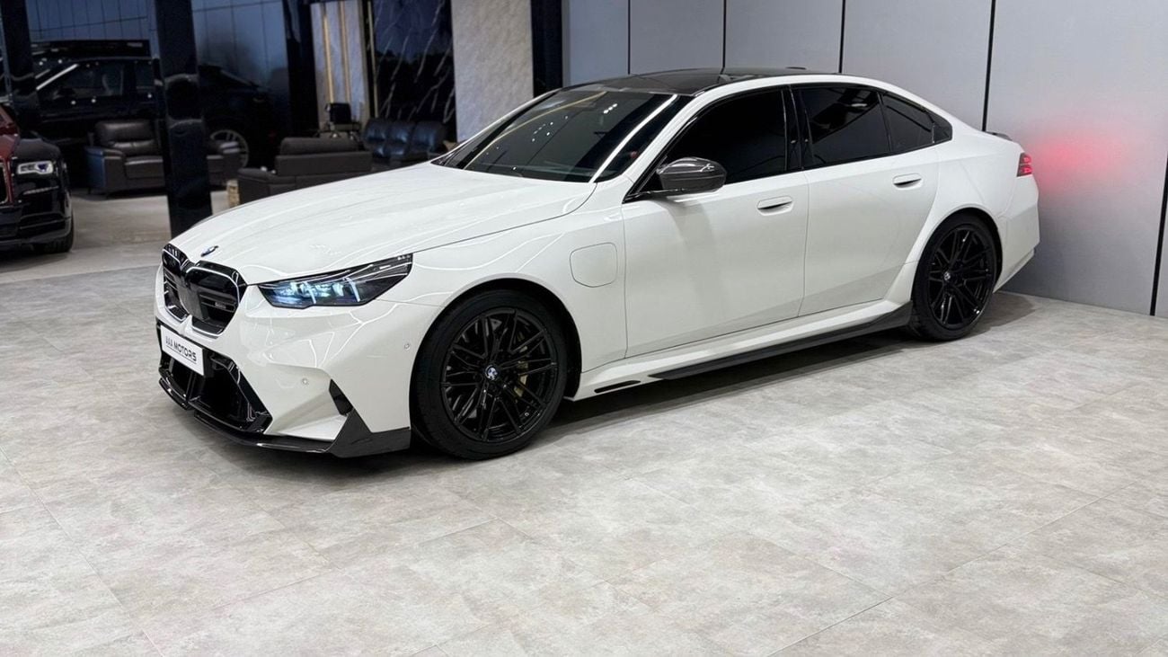 BMW M5 Competition G90 - GCC Specs with dealer warranty and service