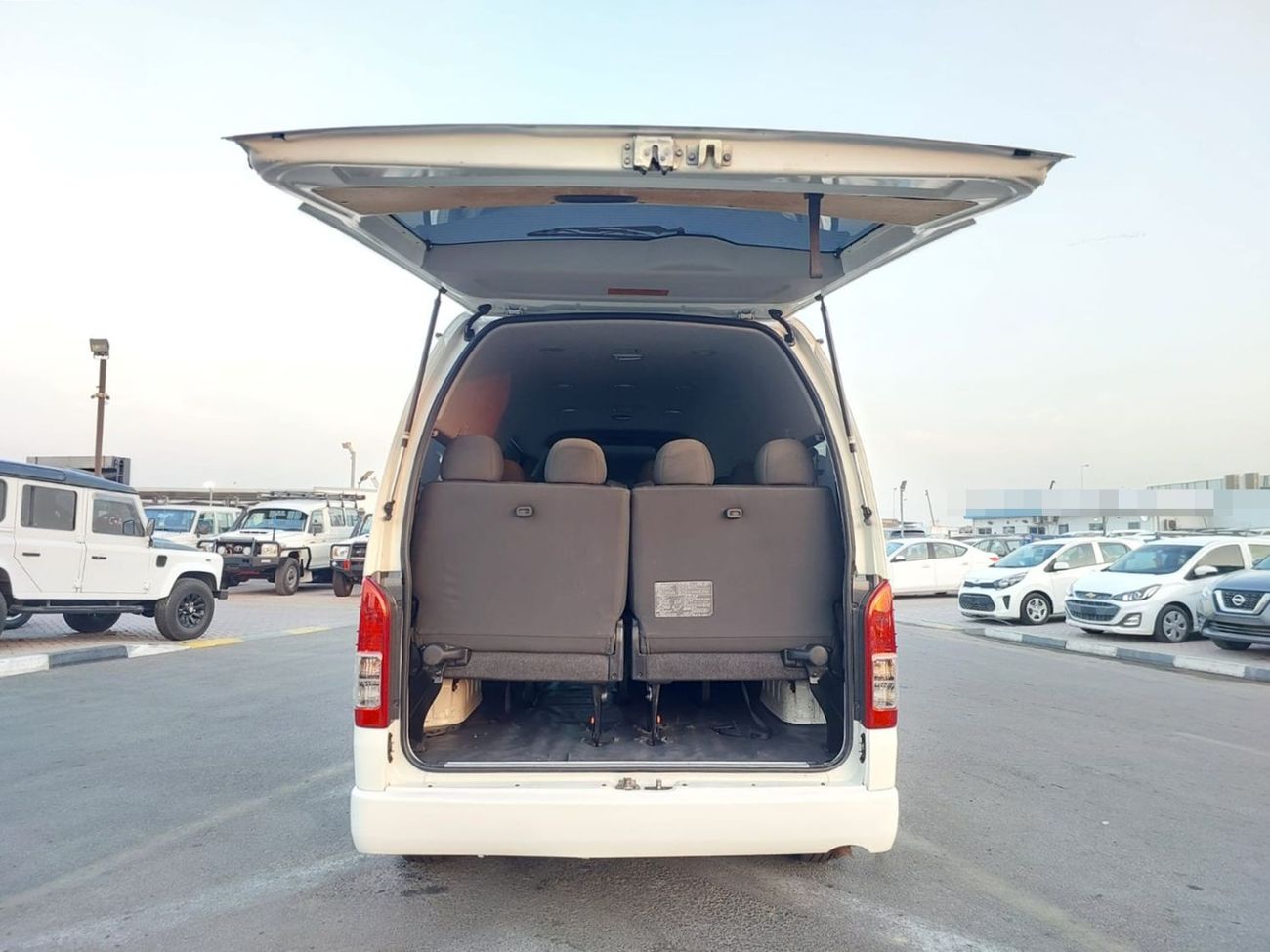 تويوتا هاياس TOYOTA HIACE COMMUTER VAN RHD 2016 MODEL 2.7 L PETROL AUTOMATIC(PM69524)