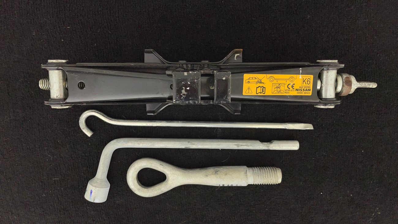 نيسان صني SV COMFORT 1.5 | بدون دفعة مقدمة | اختبار القيادة في المنزل