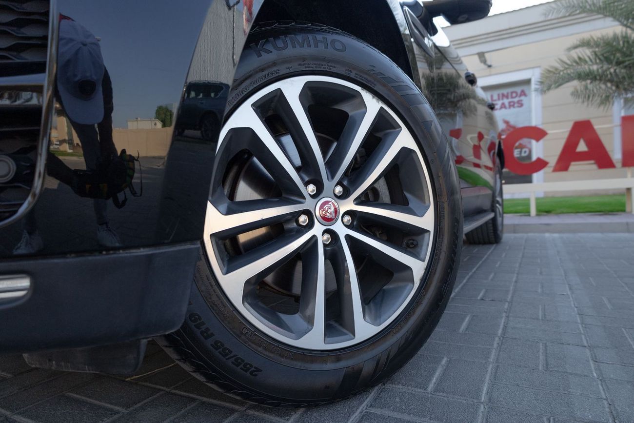 جاكوار F بيس Prestige 3.0L