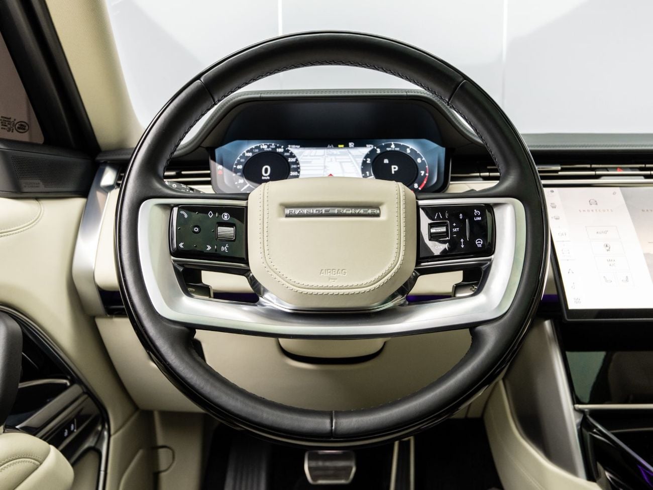 Land Rover Range Rover HSE P530 4.4L SUMMER STARTS NOW | EXCLUSIVE DEAL BY BLACKLINE, 2030 Warranty + Service, GCC