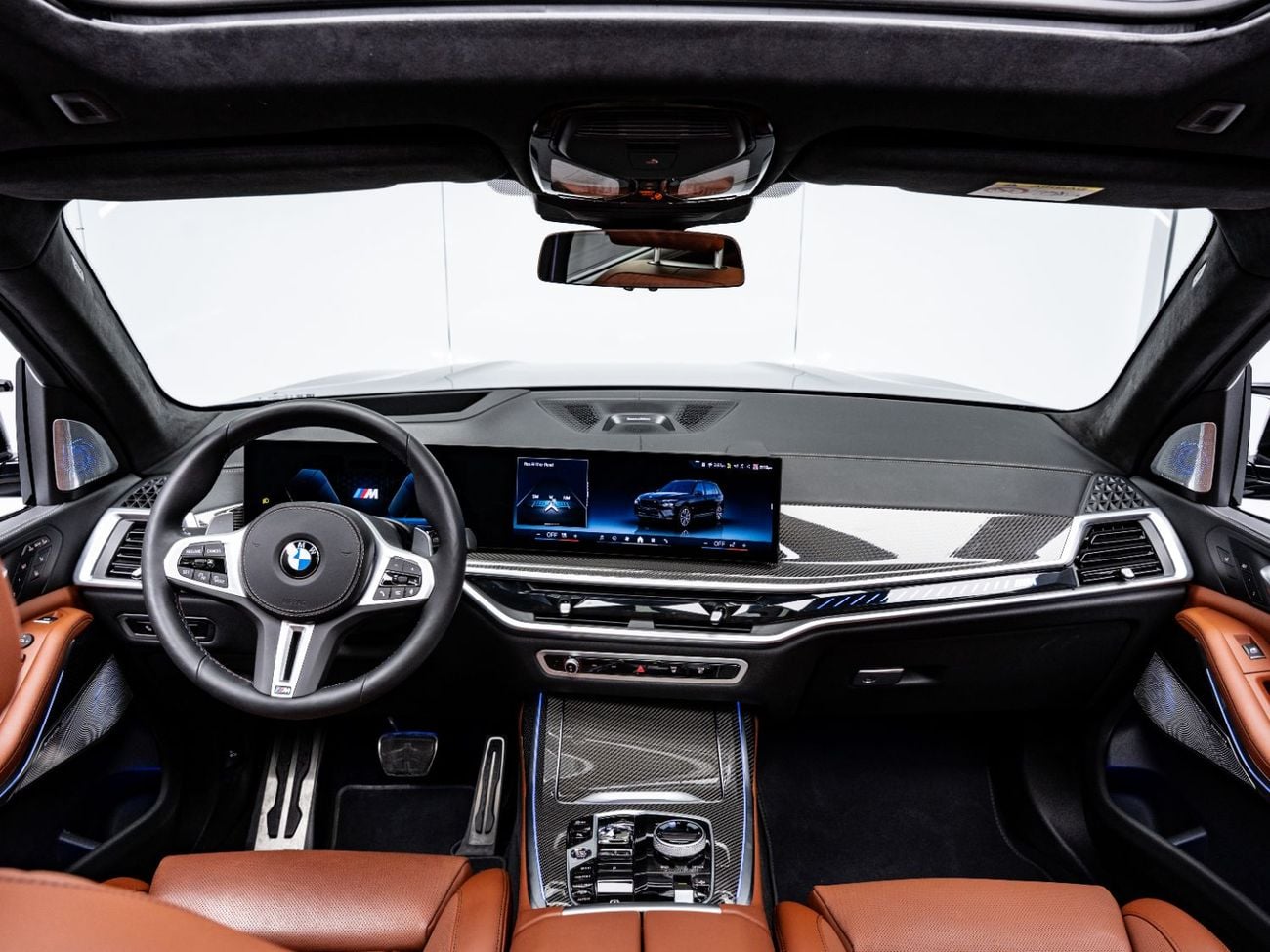 BMW X7 M60i XDRIVE BUY NOW, PAY 2027 | THE BLACKLINE STANDARD | BMW Warranty + Service Contract, GCC, LOW K