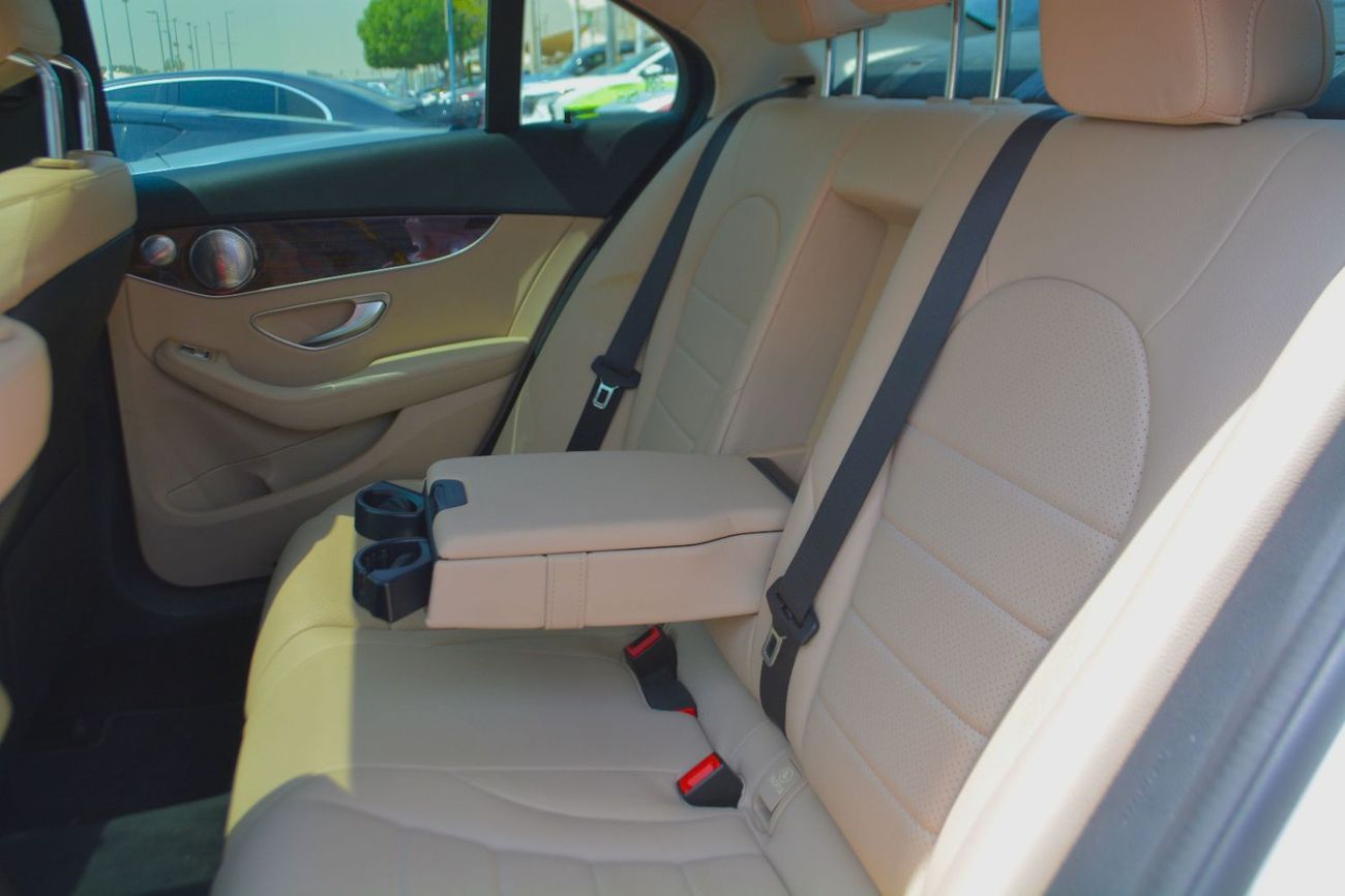مرسيدس بنز C 300 STD