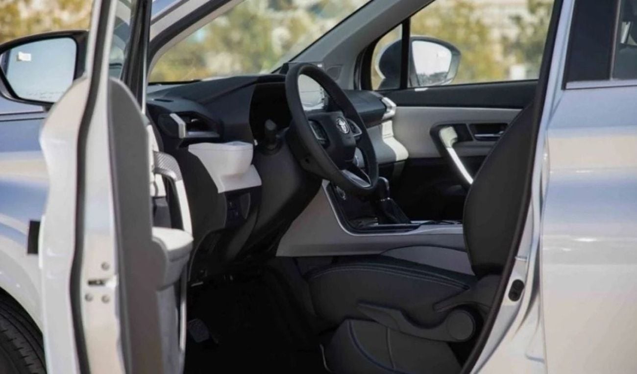 Toyota Veloz GX Toyota Veloz 2025 Toyota Veloz V 1.5 - Silver inside Black