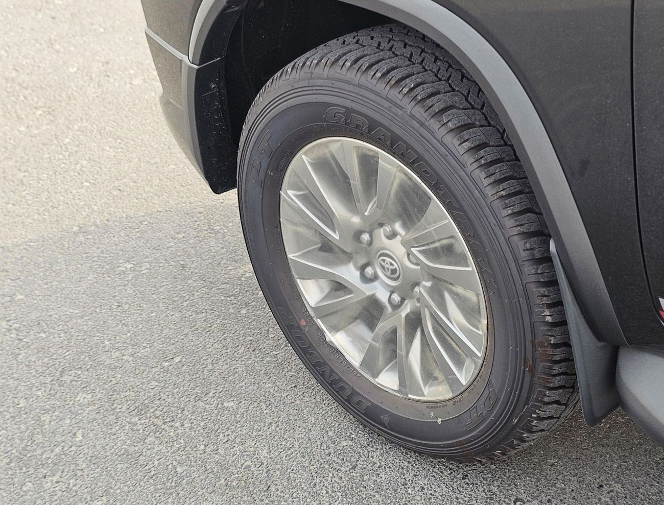 Toyota Fortuner SR5 Plus 4.0L FORTUNER 4.0L 4x4 V6 HI 6AT 2025 SR5 4.0L