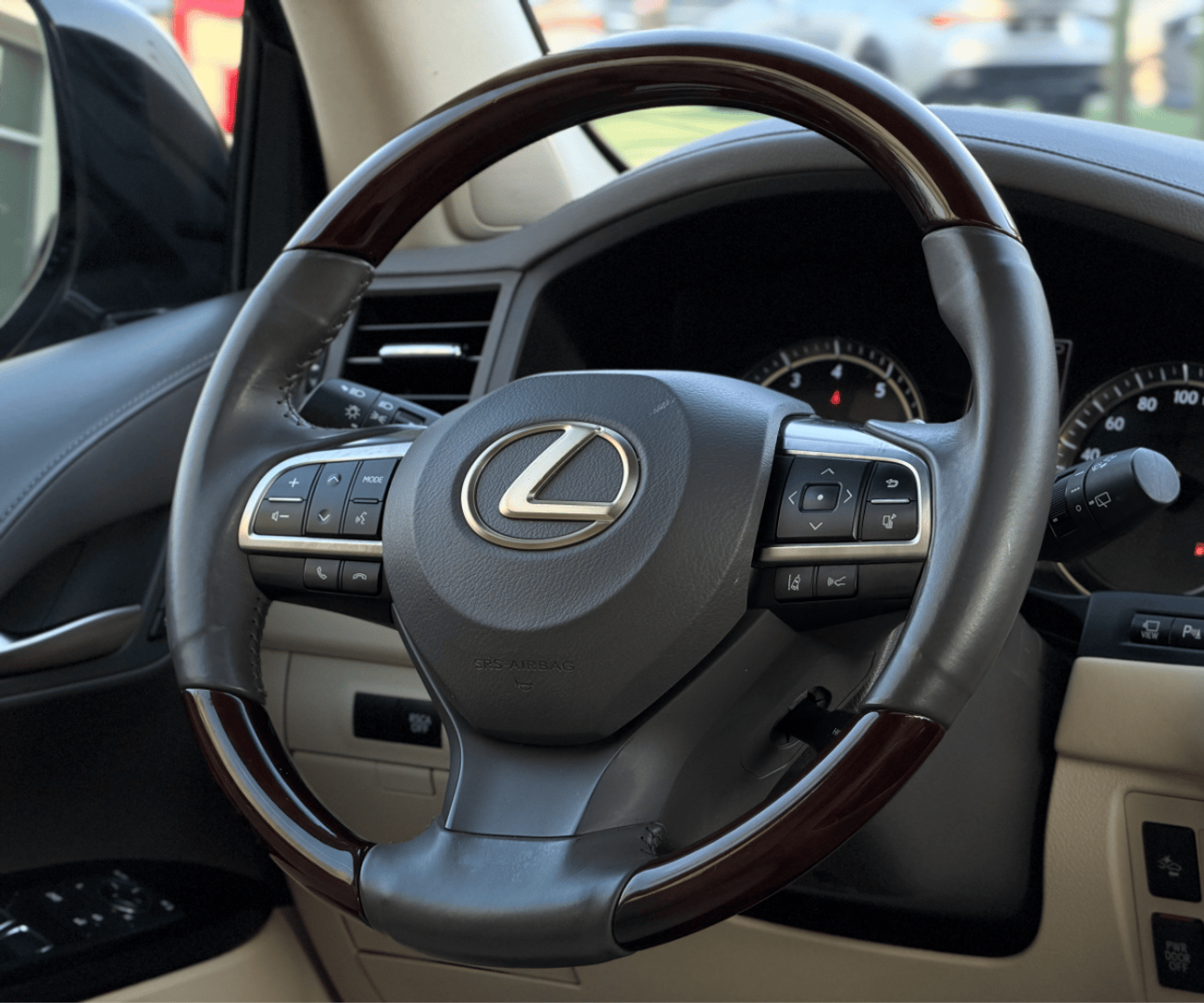 Lexus LX570 5.7
