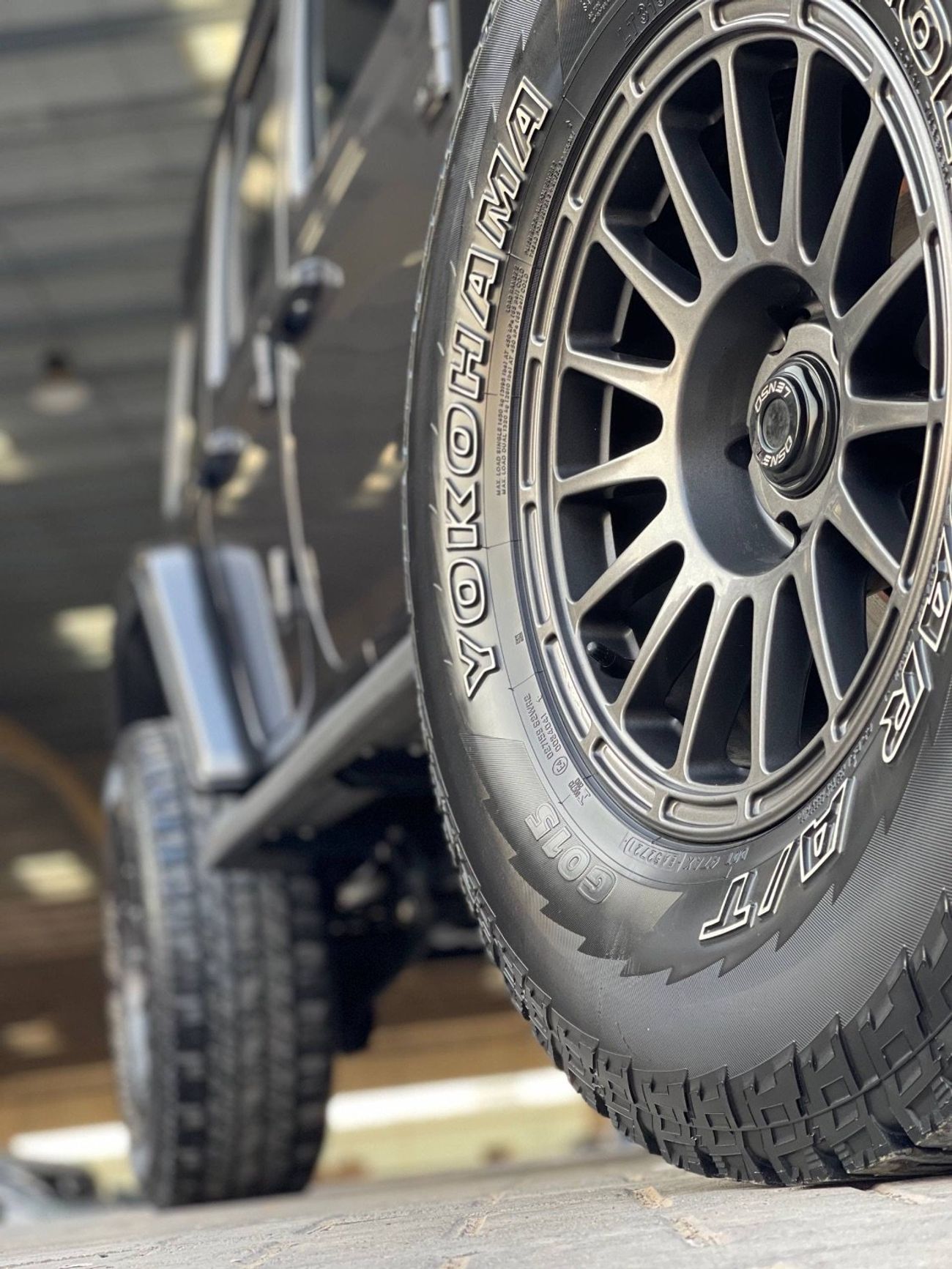 Jeep Wrangler Sport 3.6L M/T 3.6L V6 / LOW MILEAGE / HURRICANE LIFT KIT / LENSO RIMS / IN PERFECT CONDITION