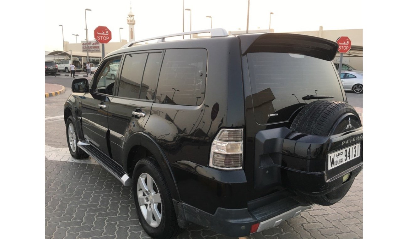 Mitsubishi Pajero Mitsubishi  Bagheera full option3.8L2007