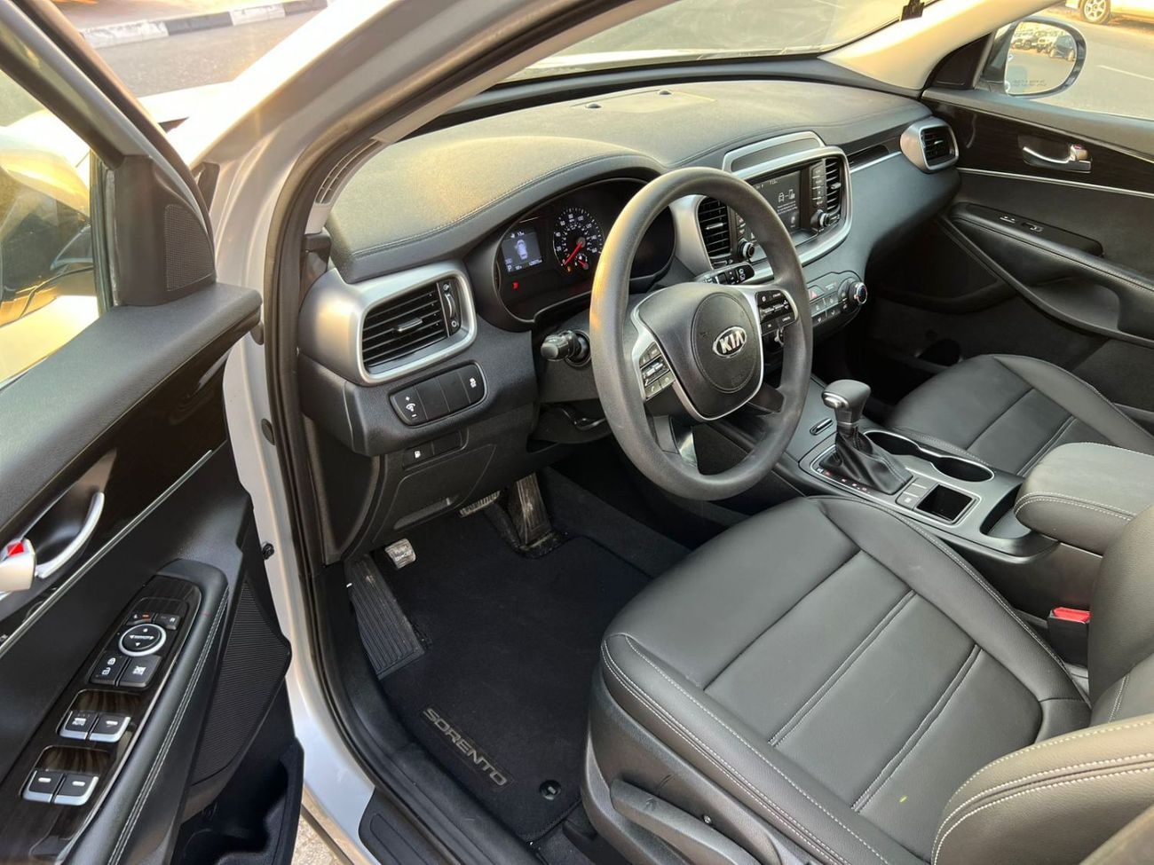 Kia Sorento 2019 Kia Sorento GDI MidOptio -2.4L - V4 - Rear Camera - 7 Seats - Leather Seat