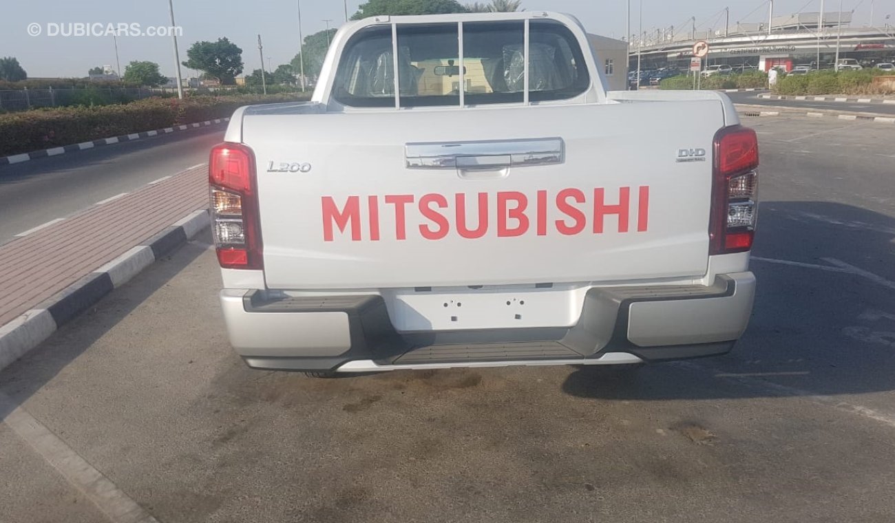 Mitsubishi L200 DIESEL,2.4L,DOUBLE/CABIN,CHROME PACKAGE,FULL/OPTION,4X4,NEW SHAPE,M/T,2020 ( FOR SAUDI AND EXPORT)