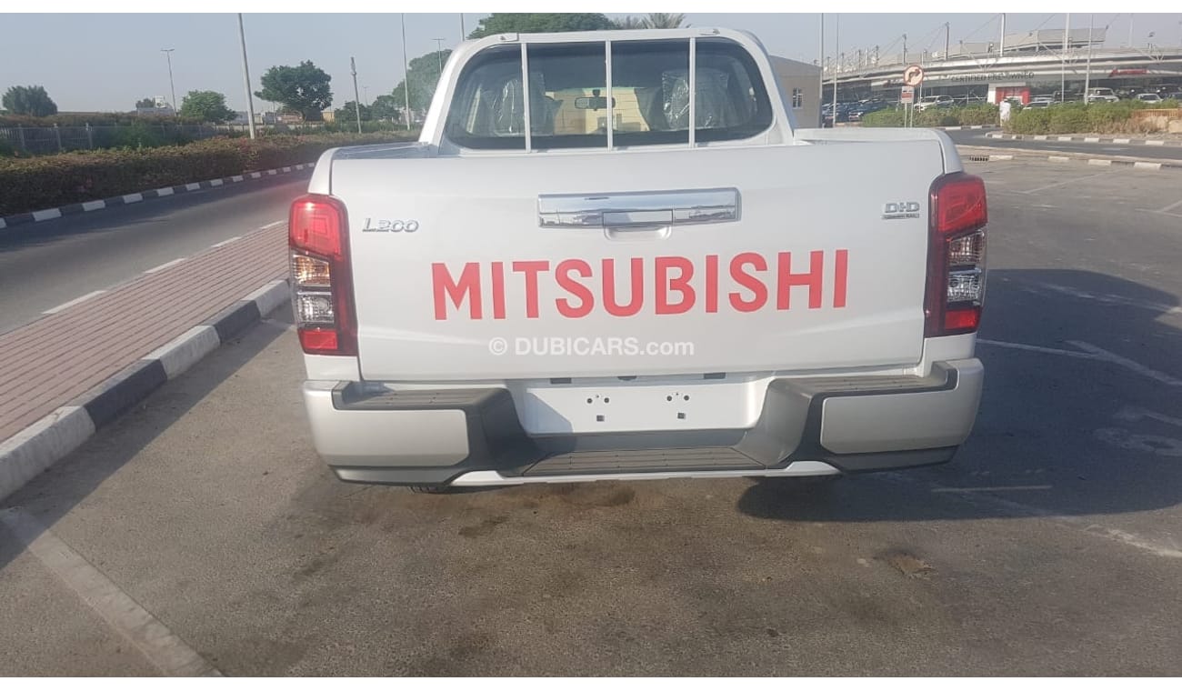 Mitsubishi L200 DIESEL,2.4L,DOUBLE/CABIN,CHROME PACKAGE,FULL/OPTION,4X4,NEW SHAPE,M/T,2020 ( FOR SAUDI AND EXPORT)