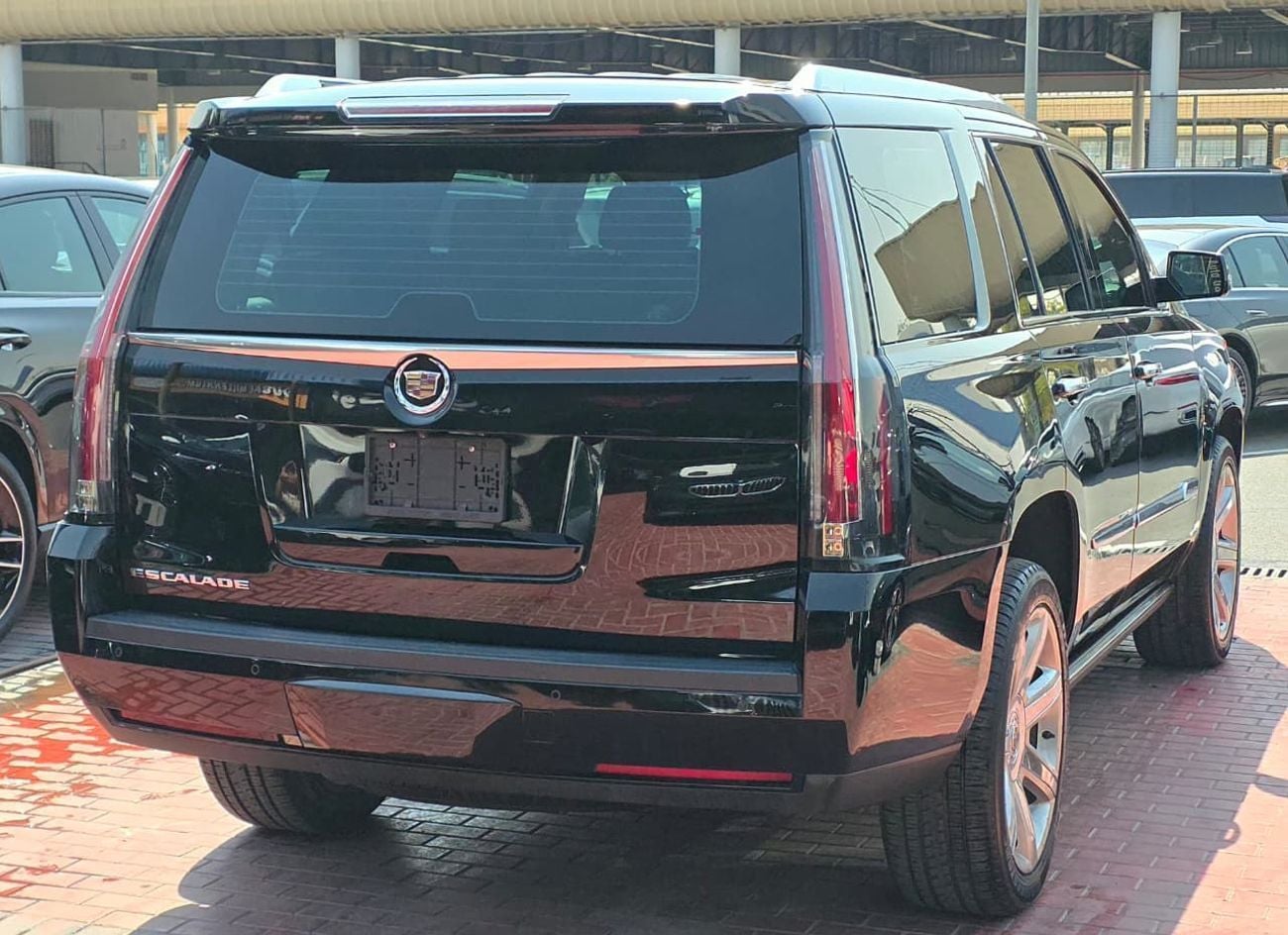 كاديلاك إسكالاد Premium Luxury 6.2L