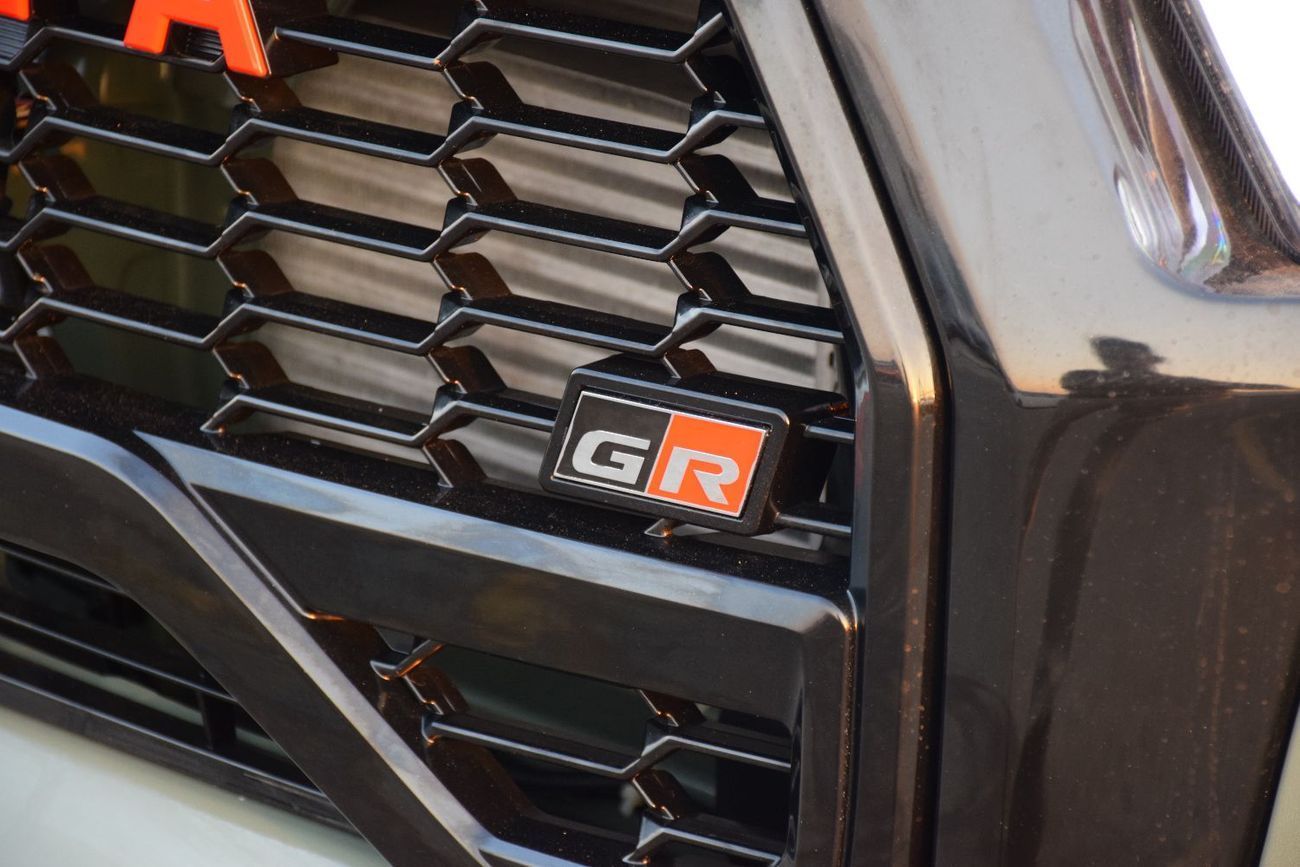 تويوتا هيلوكس S GLX 2.8L AWD A/T