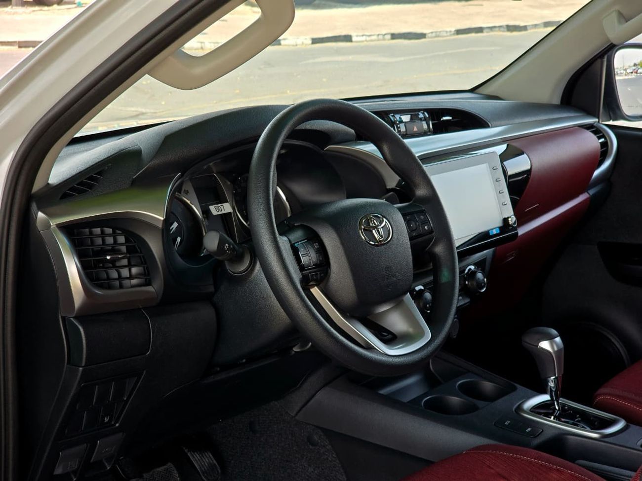 Toyota Hilux TOYOTA HILUX DIESEL 2.4 DOUBLE CABIN - AT - FULL OPTIONS - PUSH START - 2025 MODEL - WHITE INSIDE RE