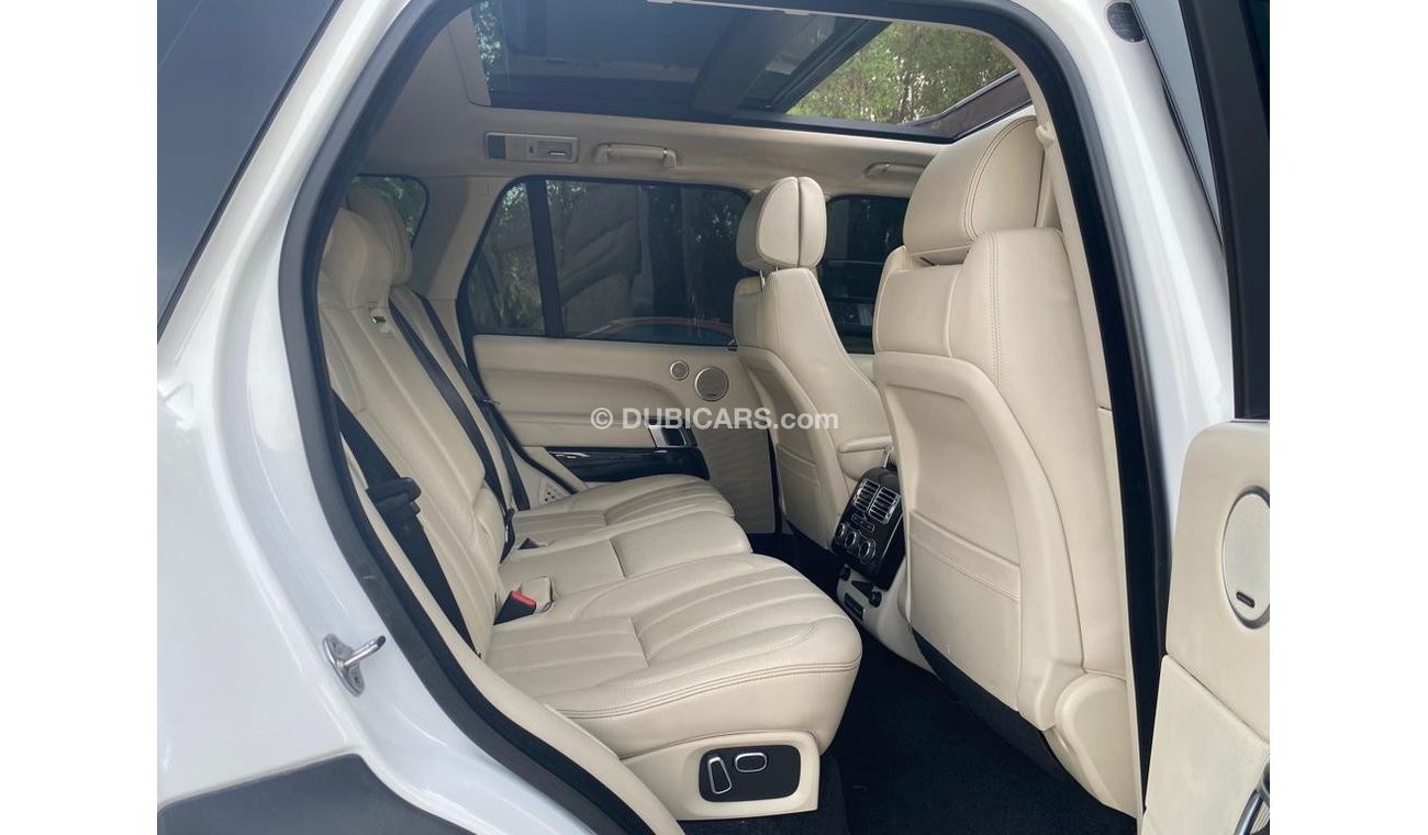 Land Rover Range Rover Range rover Vogue SE V8 2014 GCC Original  paint