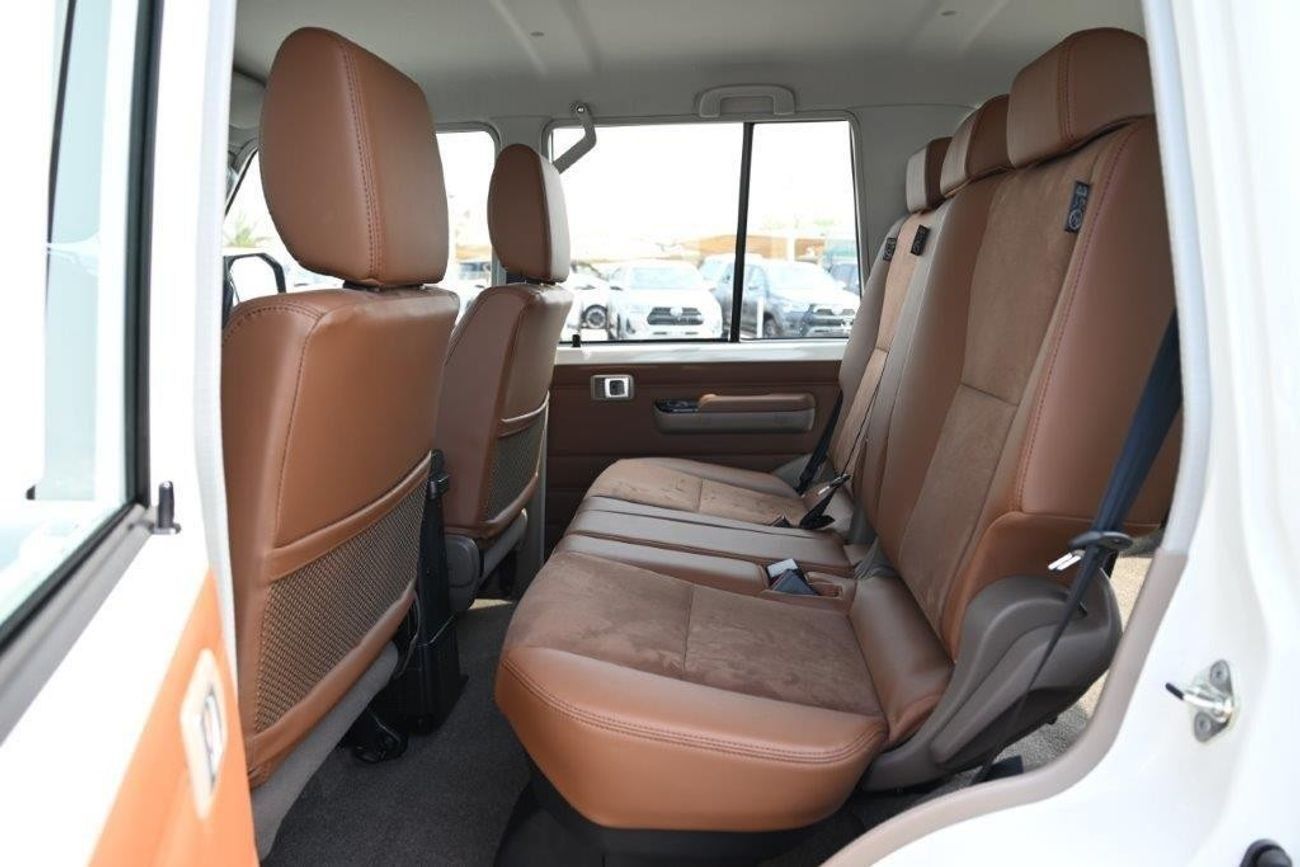 تويوتا لاند كروزر 70 2025 TOYOTA LAND CRUISER 76 HARDTOP LX-Z V6 4.0L 4WD 5-SEATER AT-40TH ANNIVERSARY