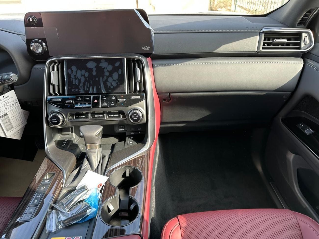 لكزس LX 500 2026 Lexus Lx500 لكزس LX500D أوربان موديل 2026، سبعة مقاعد (كاملة المواصفات)، محرك ديزل V6 سعة 3.3 لتر بشاحن توربيني