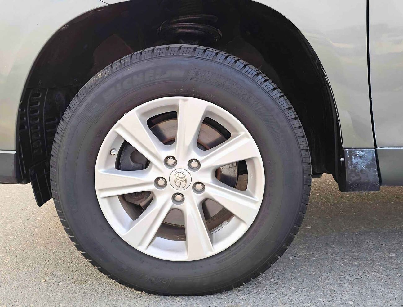 تويوتا هايلاندر BASE/ V6 AWD / ELECTRIC AND LEATHER SEATS / DVD REAR CAMERA / ONLY FOR EXPORT / LOT# 50303