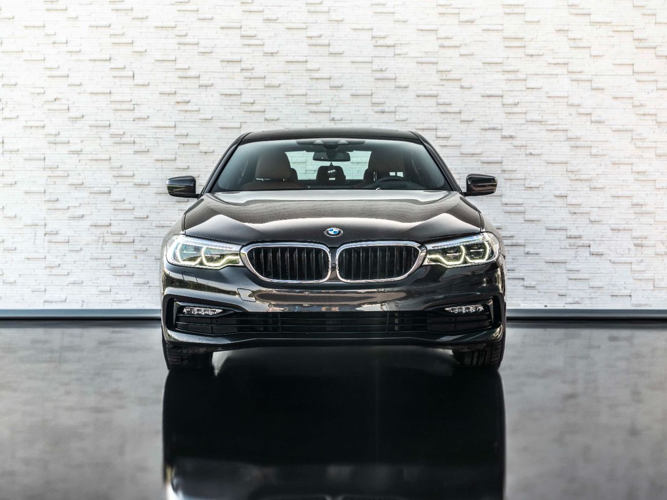 بي أم دبليو 530i Exclusive Luxury 2.0L