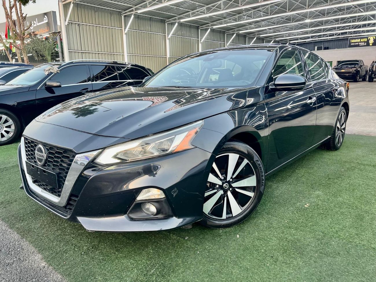 Nissan Altima SL 2.5L full option auto drive warranty one year