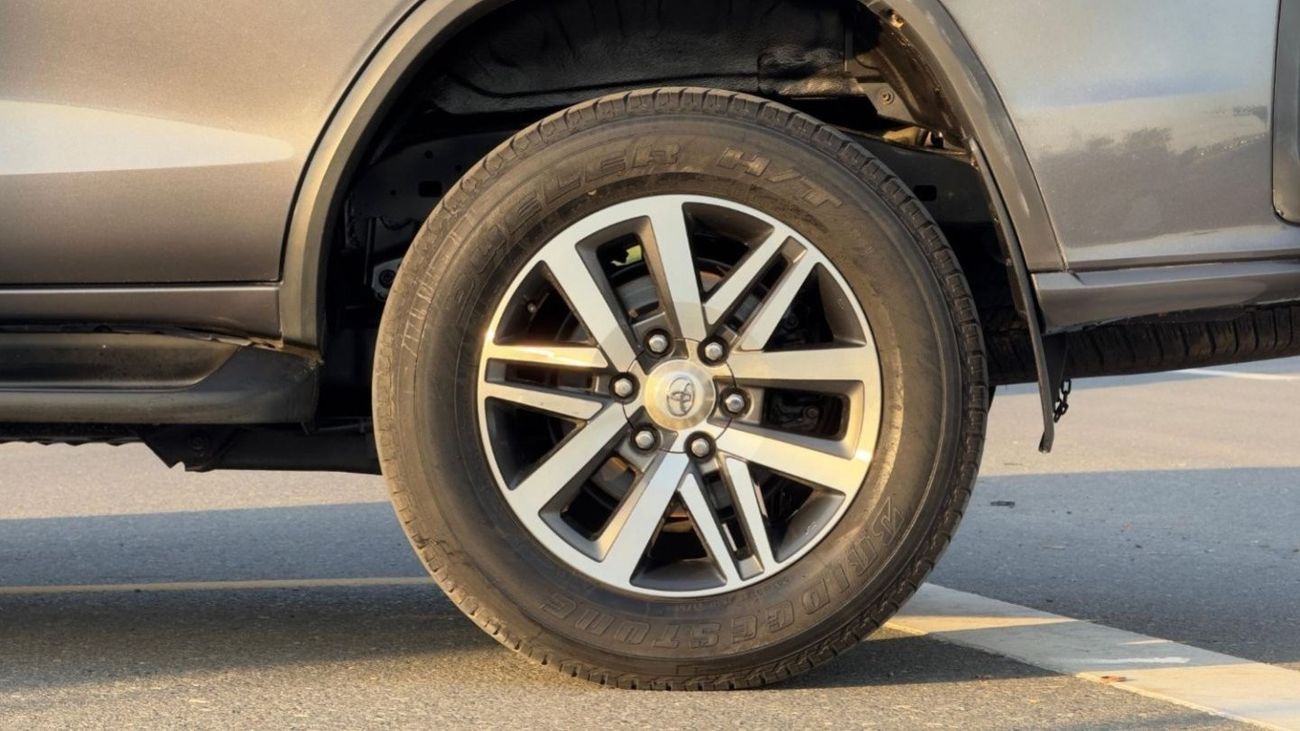 Toyota Fortuner LEGENDER BODY KIT INSTALLED | REAR VIEW CAMERA | ELECRIC SEAT | 2.8L DIESEL | RHD | 2016