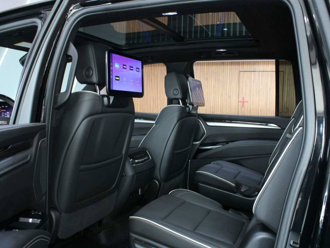 Cadillac Escalade Sport Platinum 6.2L 4WD